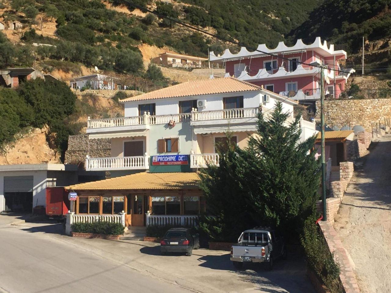 Hotel Lagjini Lukove Luaran gambar